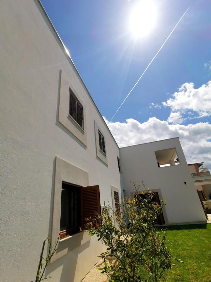 Apartments Leticia Vrsi Exterior photo